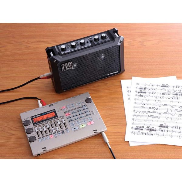 Roland Mobile Cube - Battery Powered Amplifier - Image 3