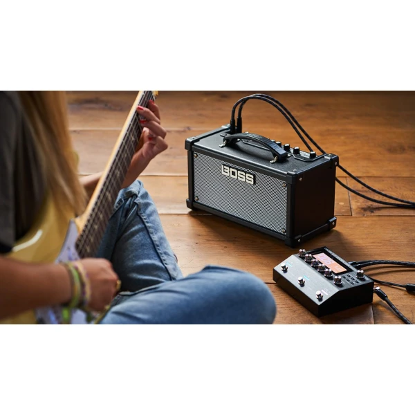BOSS DUAL CUBE LX - Guitar Amplifier - Image 10