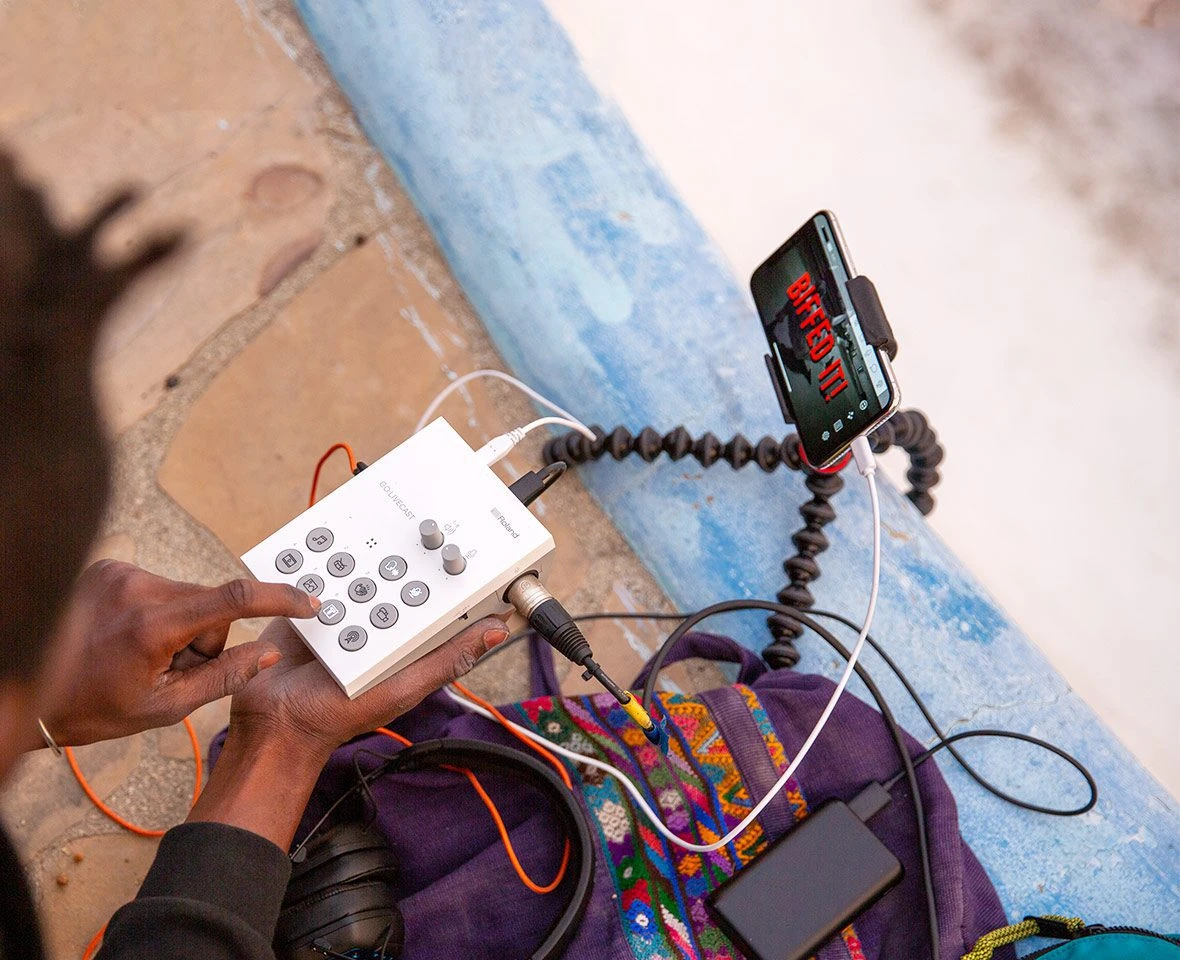 Roland GO:LIVECAST Livetstreaming Studio For Smartphones - Image 3