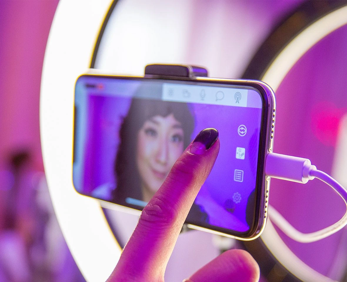 Roland GO:LIVECAST Livetstreaming Studio For Smartphones - Image 4