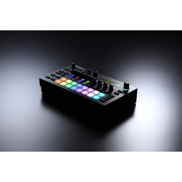 Roland MC-101 GROOVEBOX - Image 10