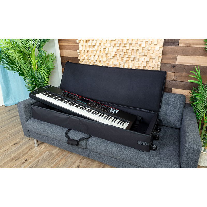 Roland SC-G88W3 - 88-Note Semi-Rigid Keyboard Case w/Integrated Wheels - Image 3