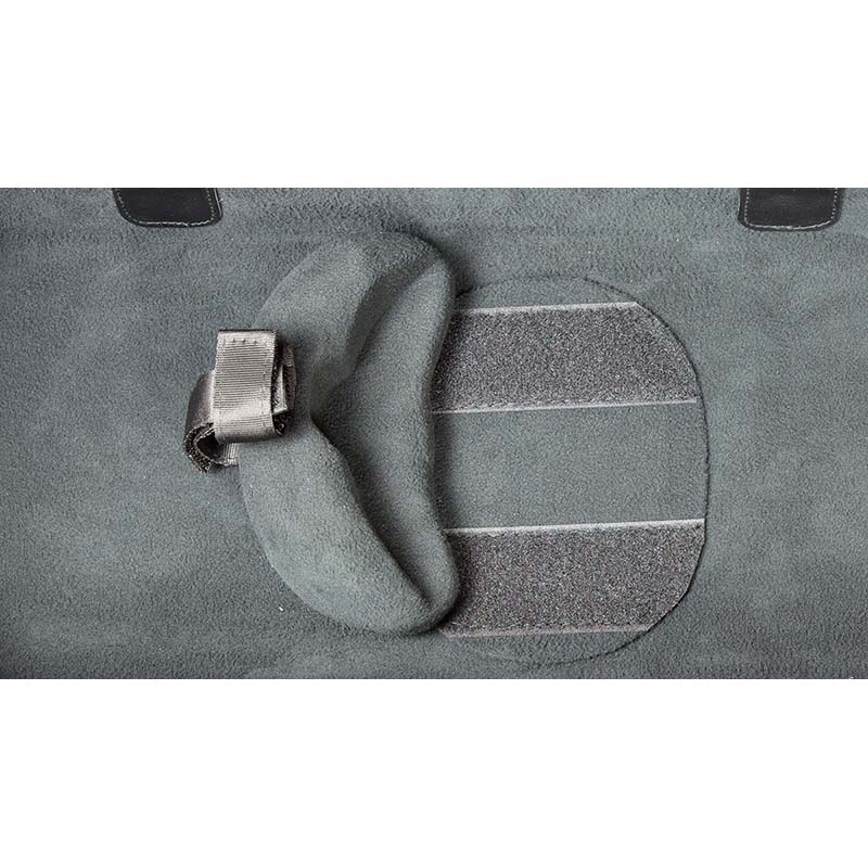 Hidersine Violin Case - Polycarbonate Oblong - Silver Carbon Fibre Effect - Image 4